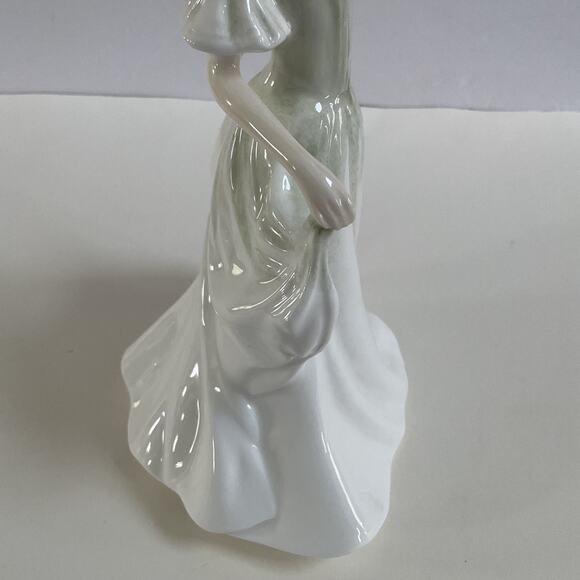 Royal Doulton Figurine Madison Green & White Dress HN 4204 Pretty Ladies Coll. - Picture 9 of 14